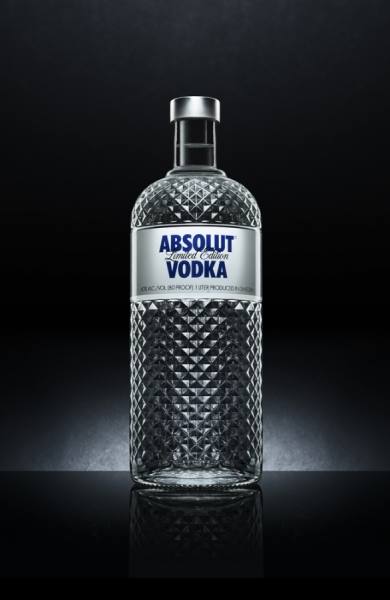 Photograph Anh Ho Absolut Glimmer on One Eyeland